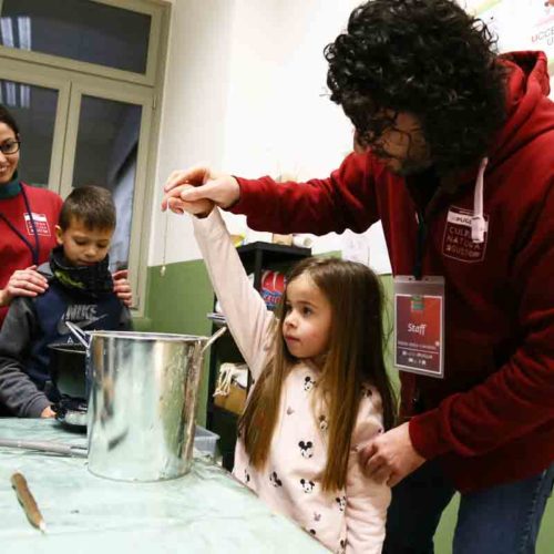 Laboratorio di candele profumate a scuola